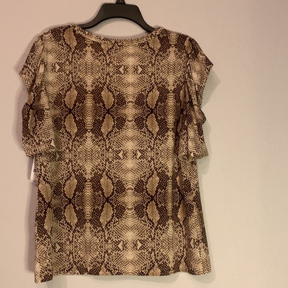 New York and Company Snakeskin print Blouse. Size XL. - Picture 4 of 7